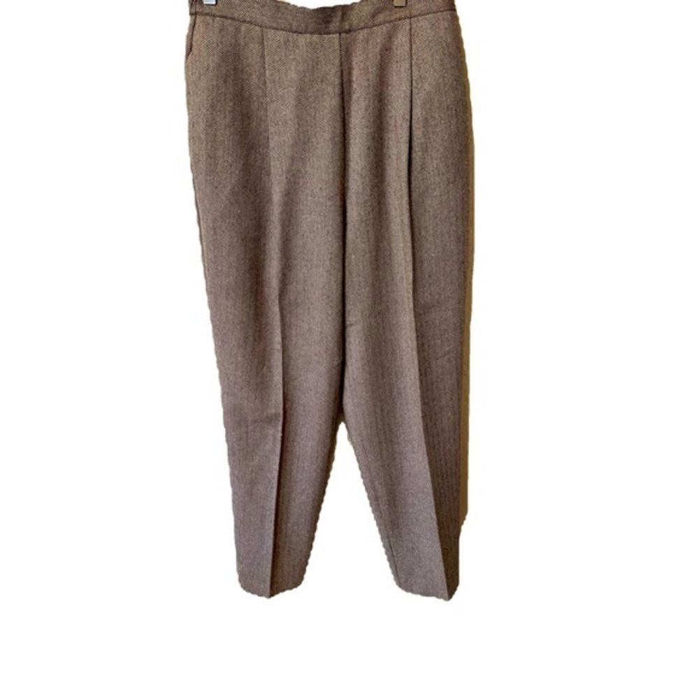 Vintage Leslie Fay, brown and tan pants with elastic waistband and pockets. H2‎